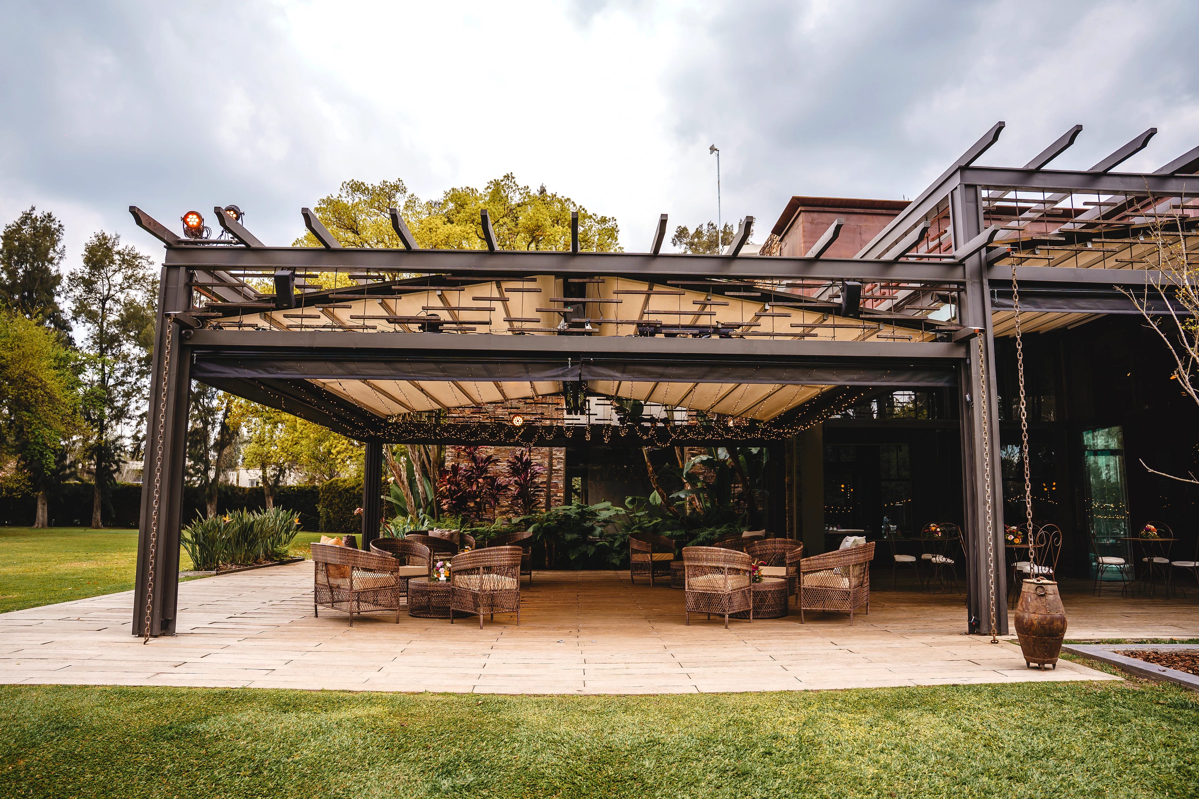 Pérgola semicubierta de Rincón