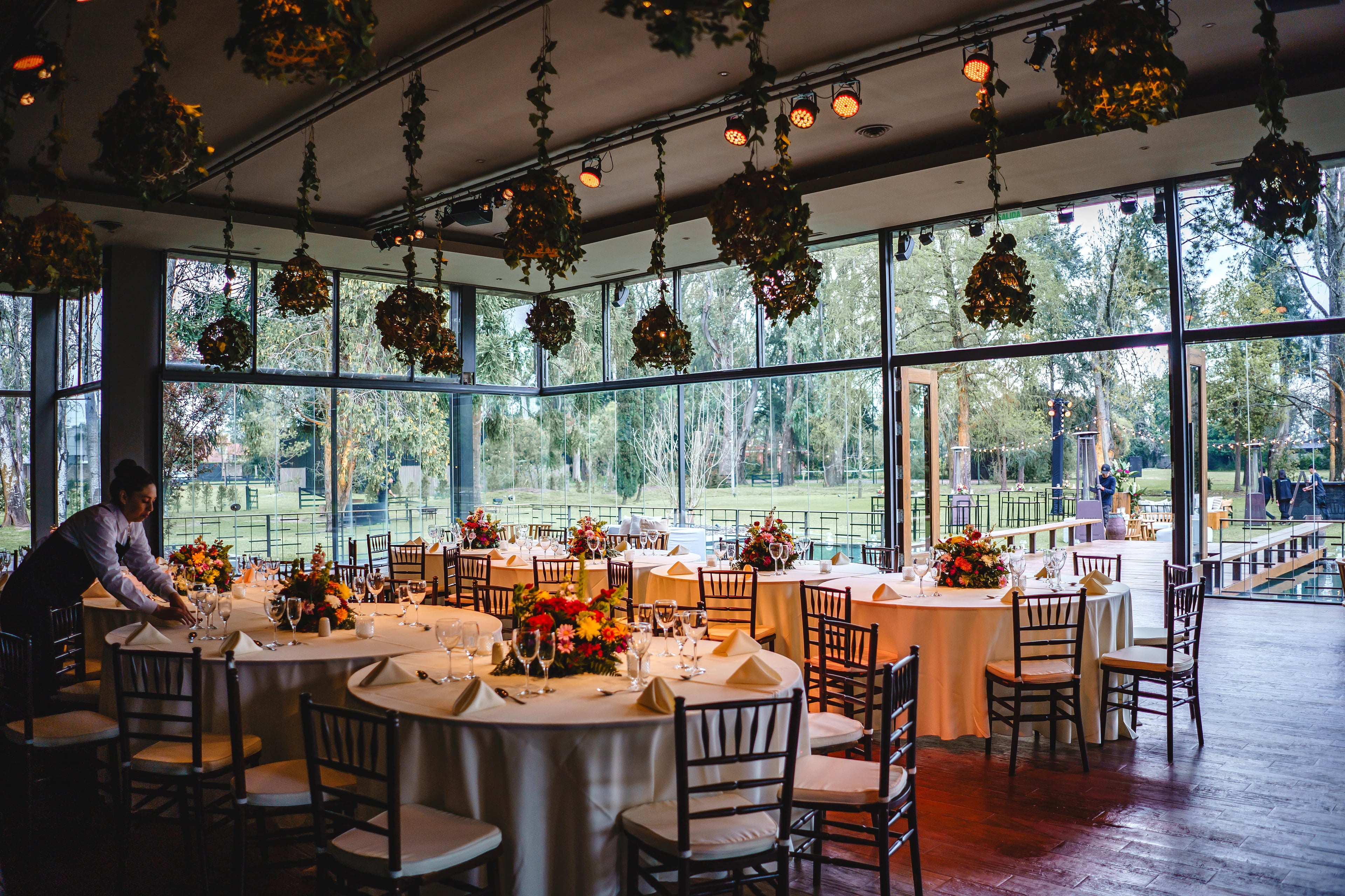 Salón y parque de Rincón, ambientados para una celebración