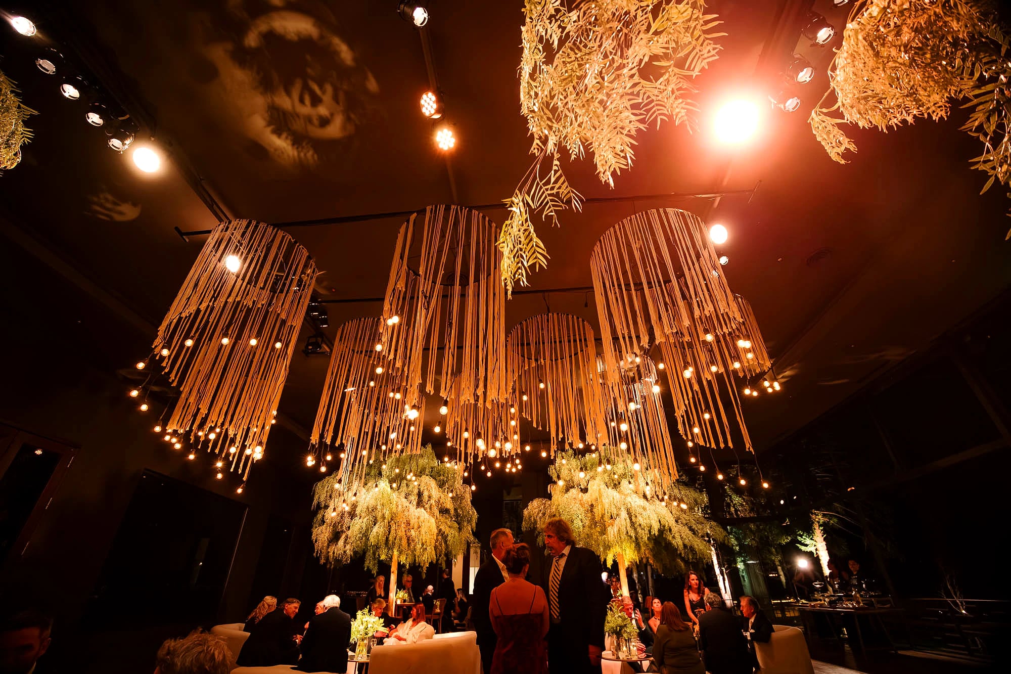 Salón y parque de Rincón, ambientados para una celebración
