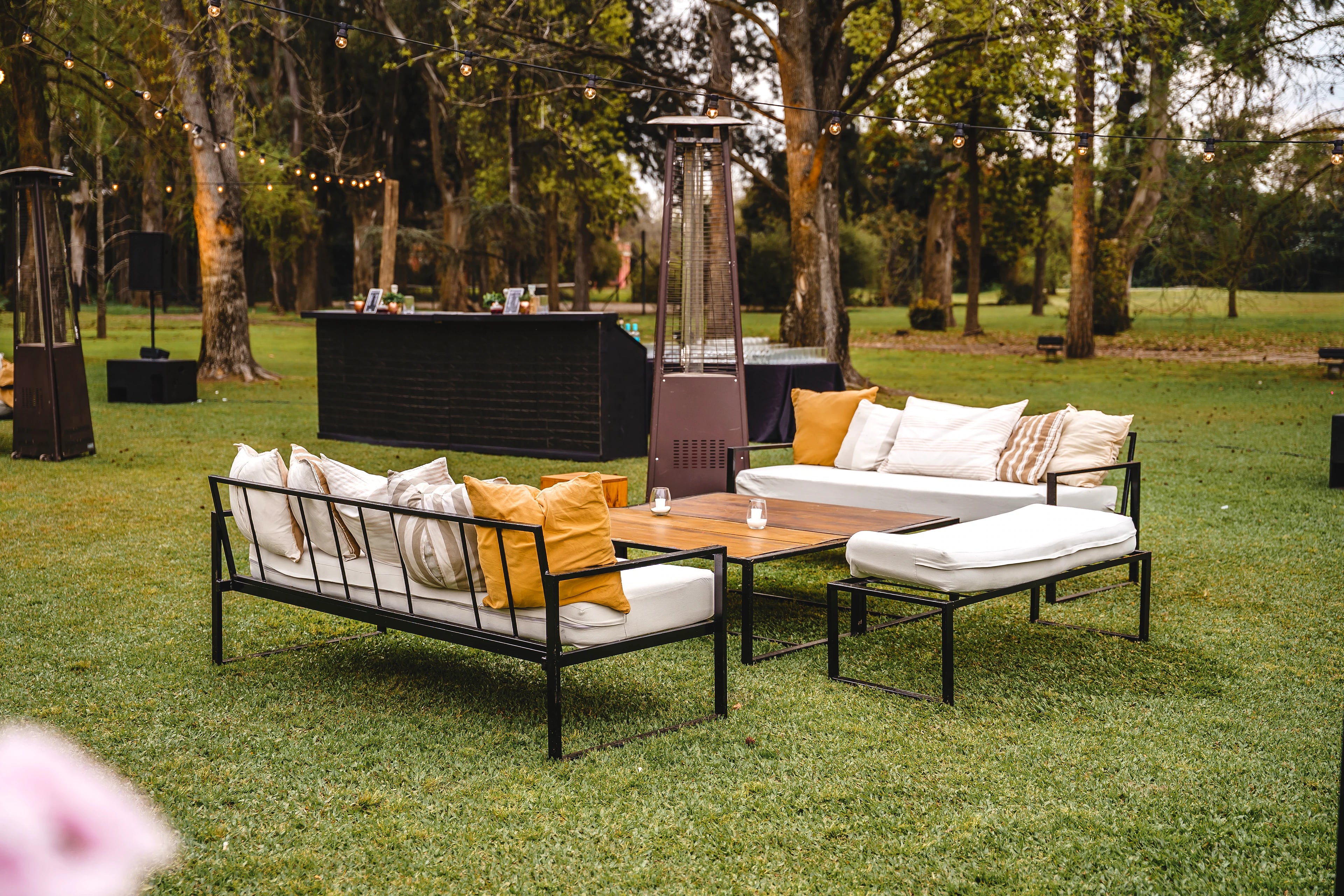 Salón y parque de Rincón, ambientados para una celebración